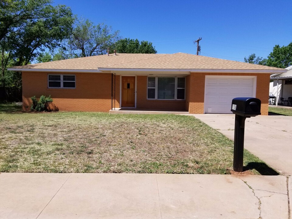 108 Yale St in Clovis, NM - Building Photo