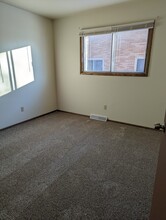 5674 N 99th St in Milwaukee, WI - Building Photo - Building Photo