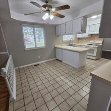 50015 Foxcrest St in New Baltimore, MI - Foto de edificio - Building Photo