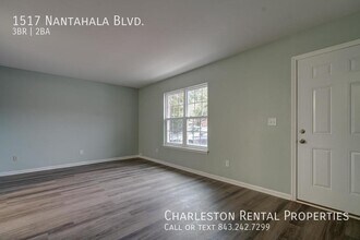 1517 Nantahala Blvd in Mount Pleasant, SC - Building Photo - Building Photo