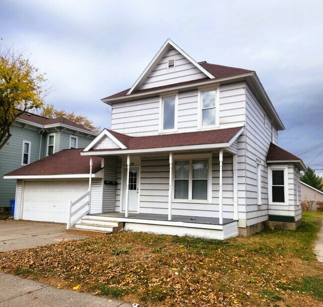 578 W 6th St, Unit 2 in Winona, MN - Foto de edificio - Building Photo