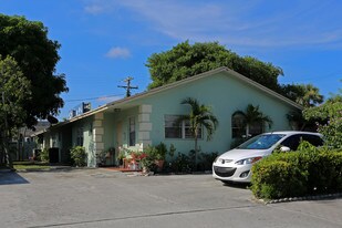 412-418 Conniston Rd in West Palm Beach, FL - Building Photo