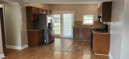 1103 Southside Dr in Brandon, FL - Building Photo - Building Photo