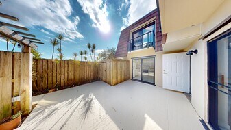 306 3rd Ln in Palm Beach Gardens, FL - Building Photo