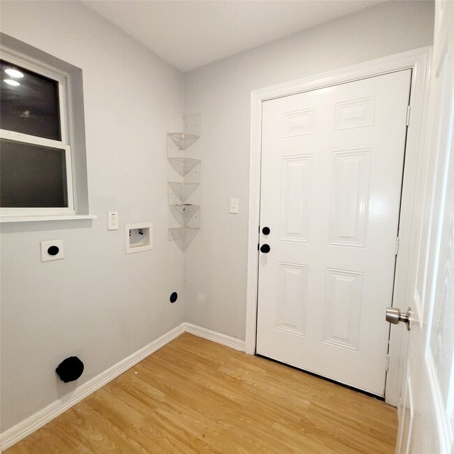 property at 7608 E Magnolia St