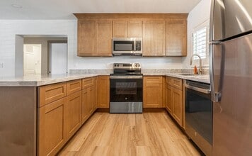 5739 W Monte Vista Rd in Phoenix, AZ - Building Photo - Building Photo