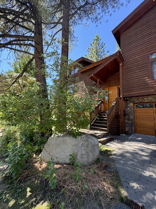 3149 Fresno Ave in South Lake Tahoe, CA - Building Photo