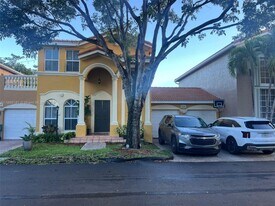 10866 NW 51st Ln in Doral, FL - Building Photo