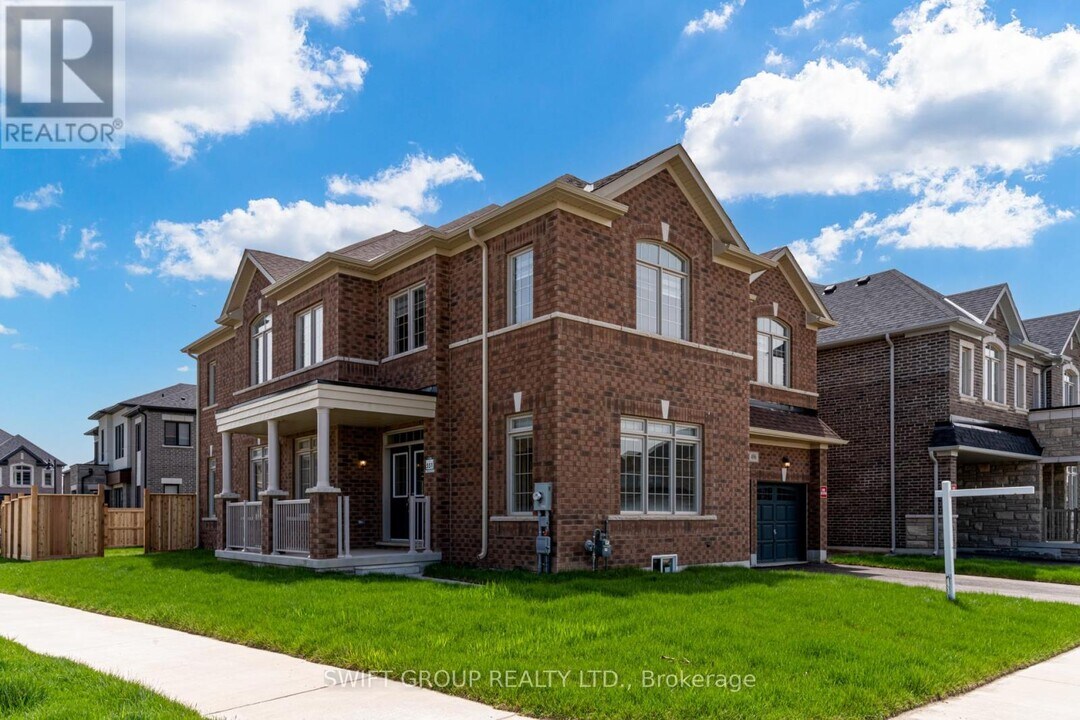 496 Skinner Rd in Hamilton, ON - Building Photo