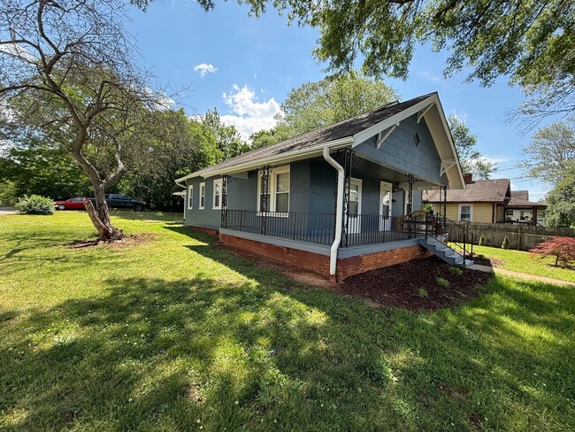 property at 2415 Stockton St