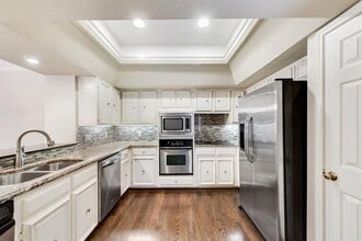 4150 Woodcreek Dr in Dallas, TX - Building Photo - Building Photo