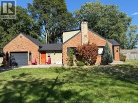 2380 Cabana Road W in Windsor, ON - Building Photo