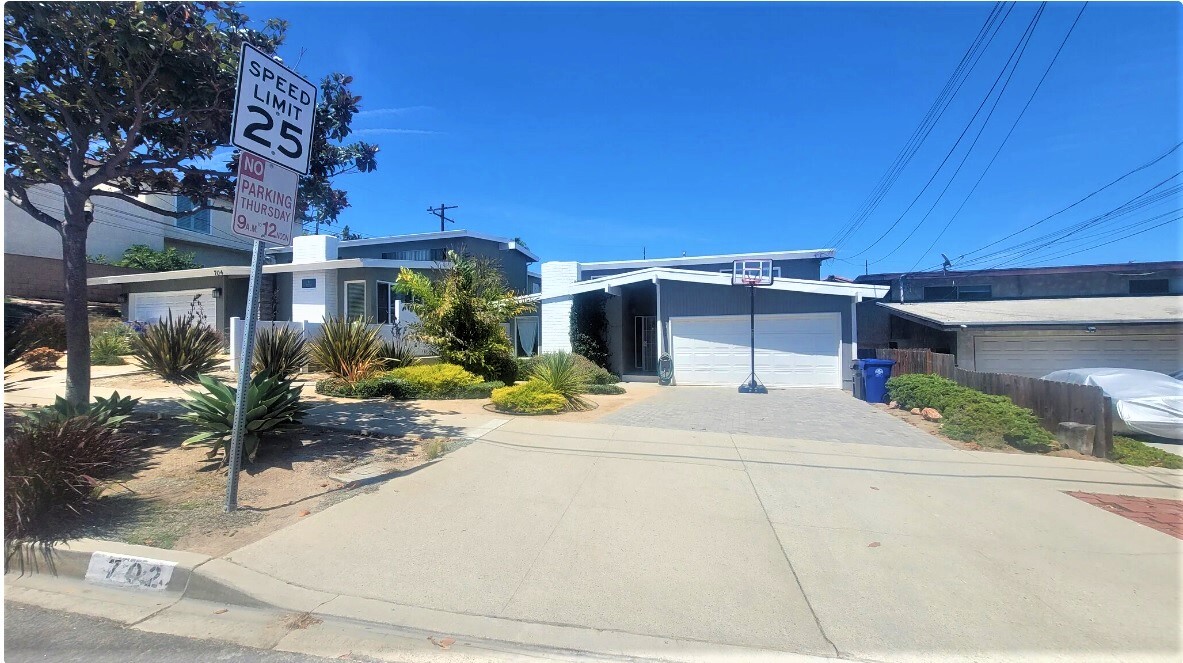 702 N Paulina Ave, Unit A in Redondo Beach, CA - Foto de edificio