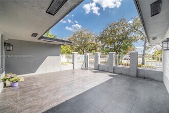 2121 NE 62nd St in Fort Lauderdale, FL - Building Photo - Building Photo