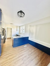 323 E Jefferson Ave in Wheaton, IL - Building Photo - Building Photo