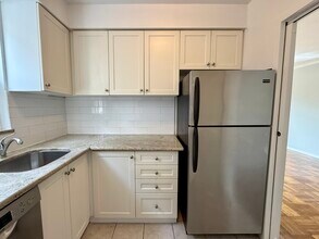 1295 Bayview Av in Toronto, ON - Building Photo - Building Photo