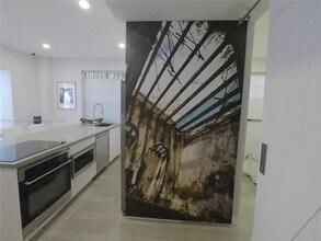 1127 Euclid Ave in Miami Beach, FL - Building Photo - Building Photo