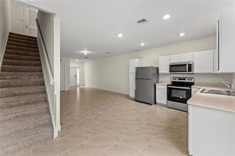 433 NE 12th St in Homestead, FL - Building Photo - Building Photo