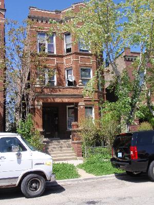 2624 W Iowa St in Chicago, IL - Foto de edificio