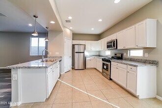 12407 W State Ave in Glendale, AZ - Building Photo - Building Photo