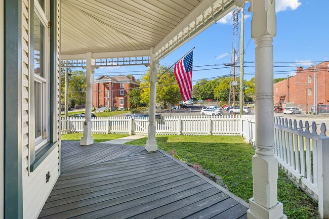 911 S High St in Columbia, TN - Building Photo - Building Photo