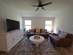 13028 Minuet Sway in San Antonio, TX - Building Photo - Building Photo