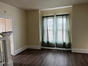 438 Locust St in Waterloo, IA - Building Photo - Building Photo