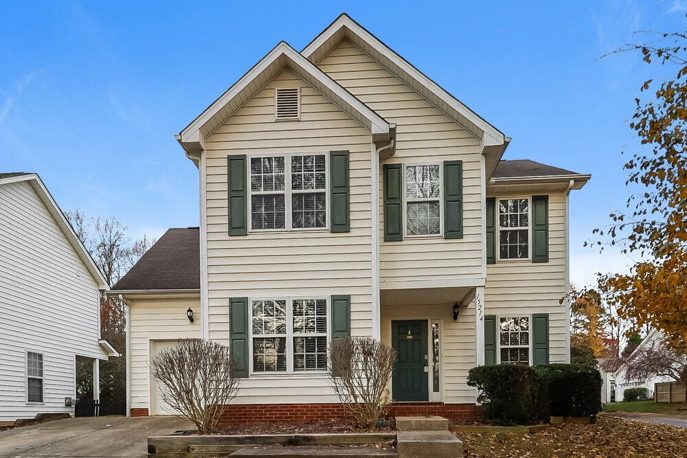 15214 Leslie Brooke Rd in Huntersville, NC - Foto de edificio