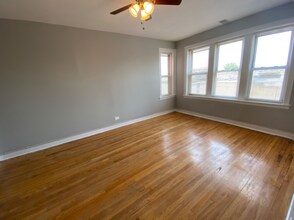 3725-3729 W Grand Ave in Chicago, IL - Foto de edificio - Building Photo