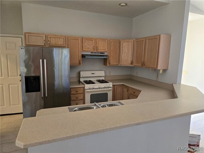 property at 2846 N Kittery Point