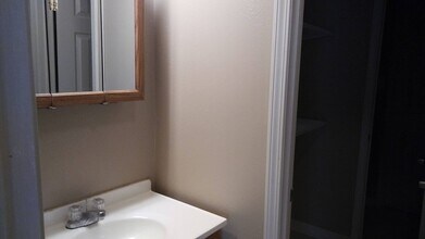 7846 N Coronet Ct in New Orleans, LA - Building Photo - Building Photo