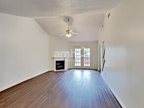 1768 Merritt St in Old Hickory, TN - Foto de edificio - Building Photo