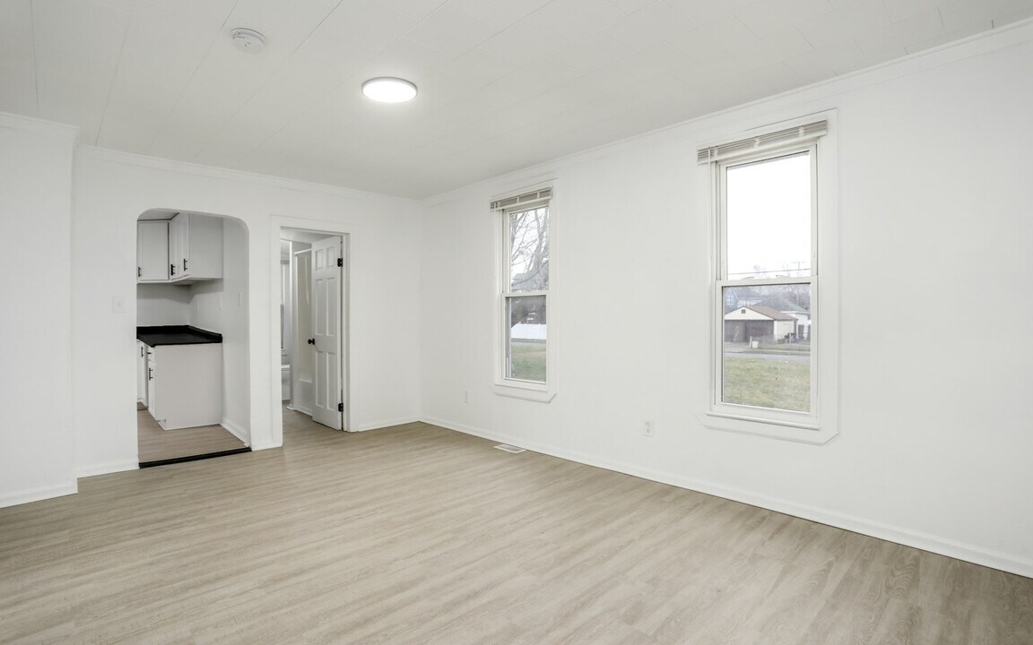 57 Oak St in River Rouge, MI - Building Photo