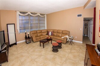 1301 NE Miami Gardens Dr in Miami, FL - Building Photo - Building Photo