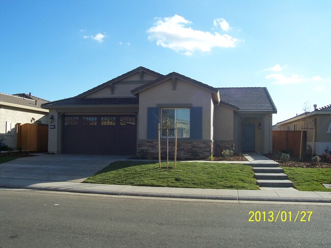 12370 El Portal Way in Rancho Cordova, CA - Foto de edificio - Building Photo