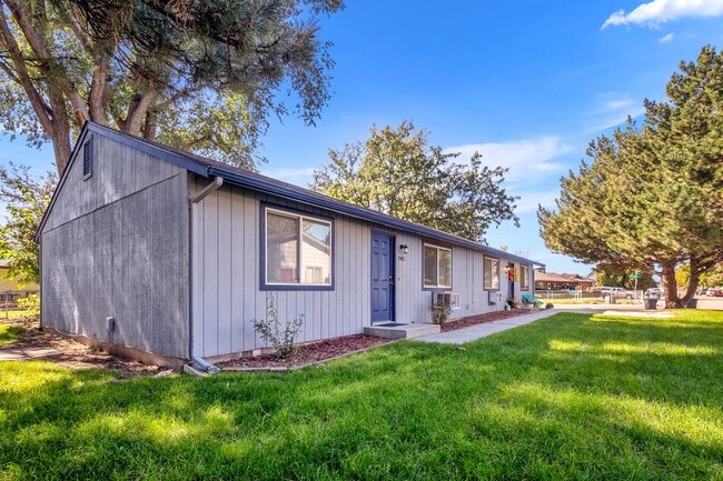 property at 1912 S Juniper St