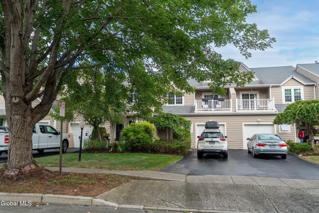 property at 101 Kaydeross Park Rd