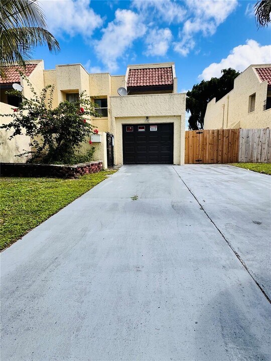 1760 NW 58th Ave in Lauderhill, FL - Building Photo