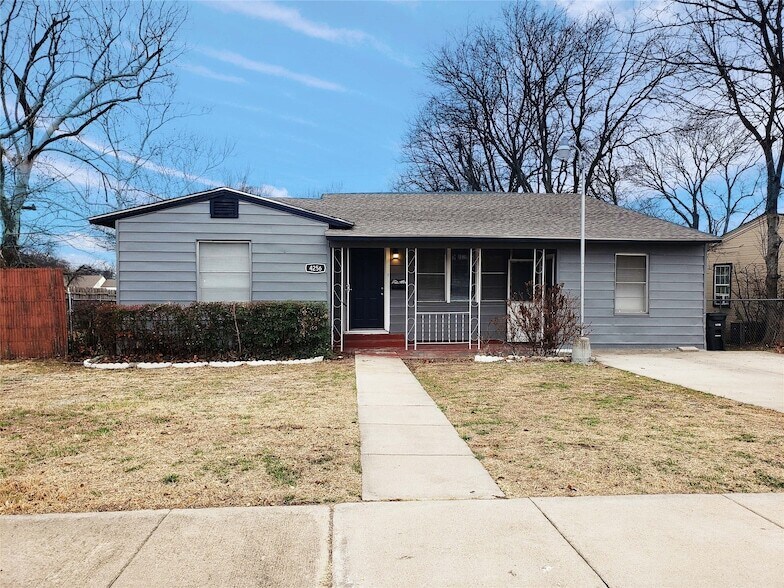 4256 Standish Rd in Fort Worth, TX - Building Photo