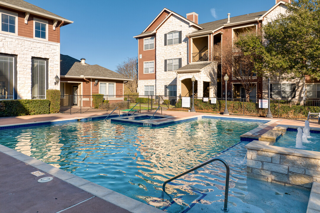 Bellwood Apartments in Old Round Rock, TX - Building Photo