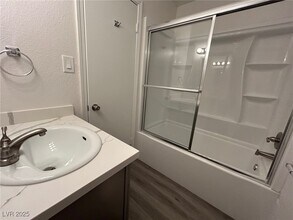 820 Carpenter Dr in Las Vegas, NV - Foto de edificio - Building Photo