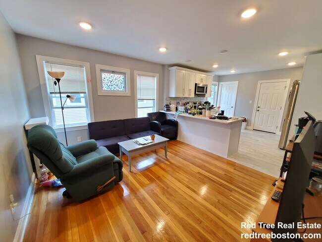 property at 9 Elmira St