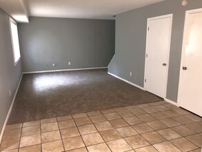 232 Fairlane St in Lansing, KS - Building Photo - Building Photo