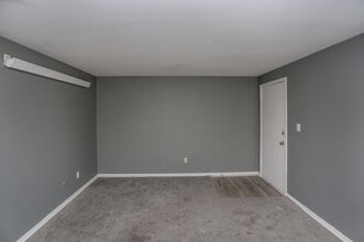 Maple Creek Village in Indianapolis, IN - Building Photo - Interior Photo