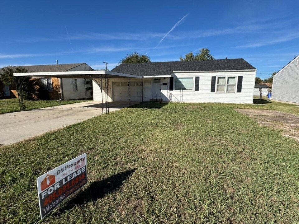 109 W Haddock St in Norman, OK - Building Photo
