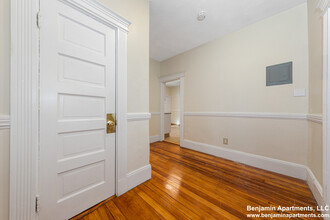 40 Brackett St, Unit 2 in Boston, MA - Building Photo - Building Photo