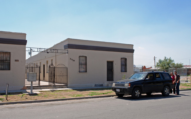 Ruth Apartments in El Paso, TX - Building Photo - Building Photo