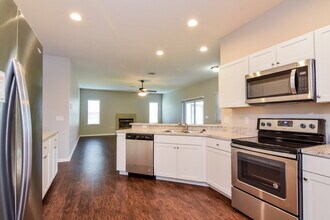 3677 Sandhill Crane Dr in Lakeland, FL - Foto de edificio - Building Photo