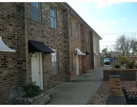 The Arabi Townhomes in Arabi, LA - Building Photo - Building Photo