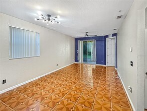 11102 Indian Creek Dr in Kissimmee, FL - Building Photo - Building Photo